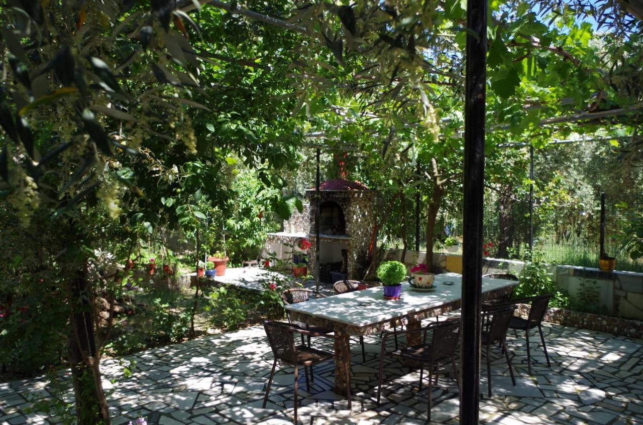 Garden Guesthouse สกาลา กัลลีราคิส ภายนอก รูปภาพ