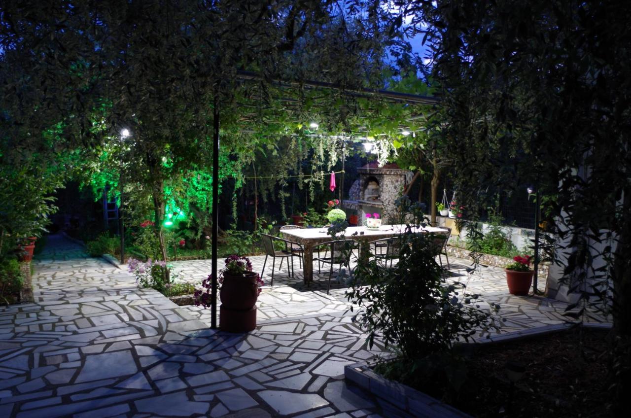 Garden Guesthouse สกาลา กัลลีราคิส ภายนอก รูปภาพ